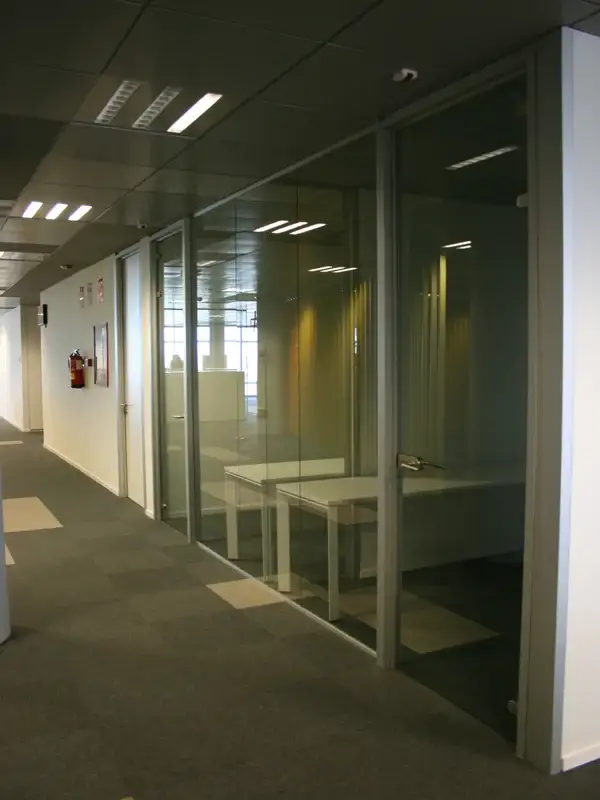 BP — Aluminium and glazed office partitions BP project — image 3