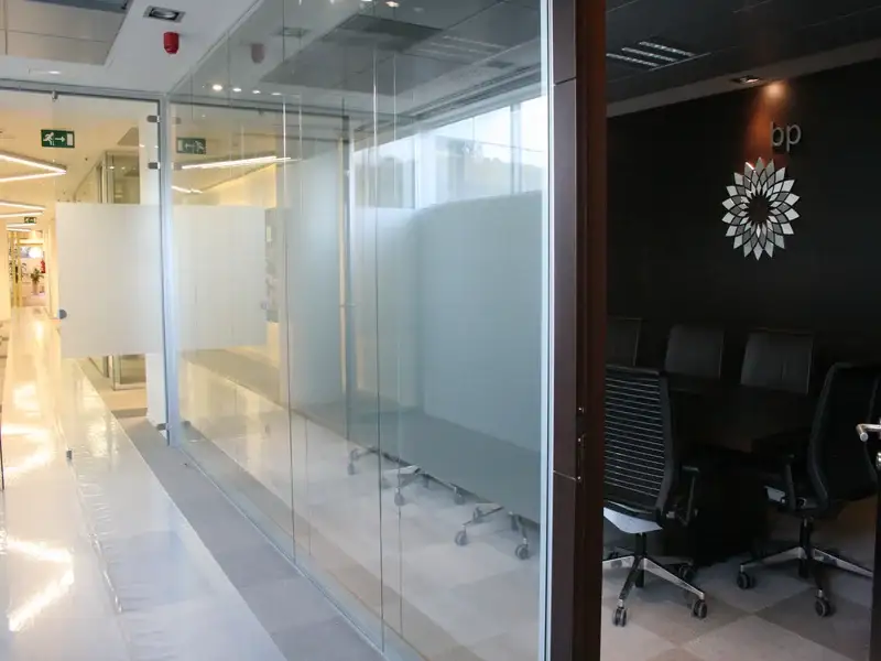 BP — Aluminium and glazed office partitions BP project — image 13