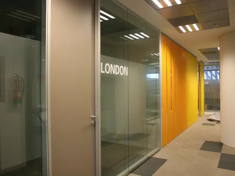 BP — Aluminium and glazed office partitions BP project — image 15
