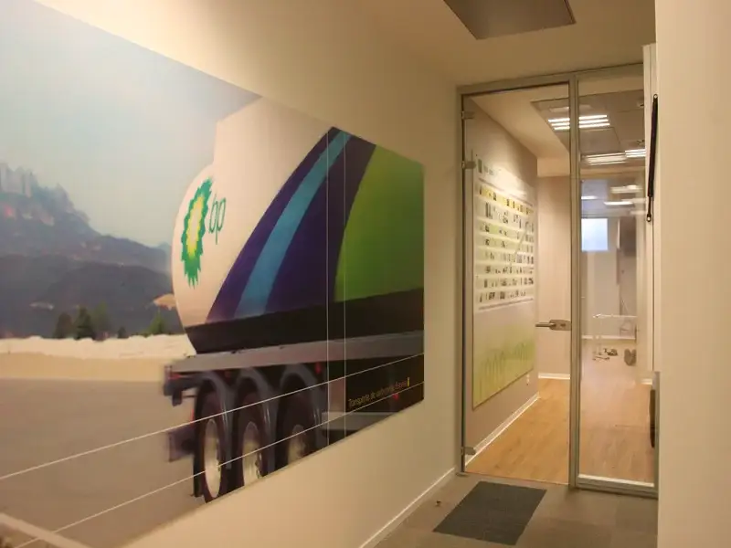 BP — Aluminium and glazed office partitions BP project — image 19