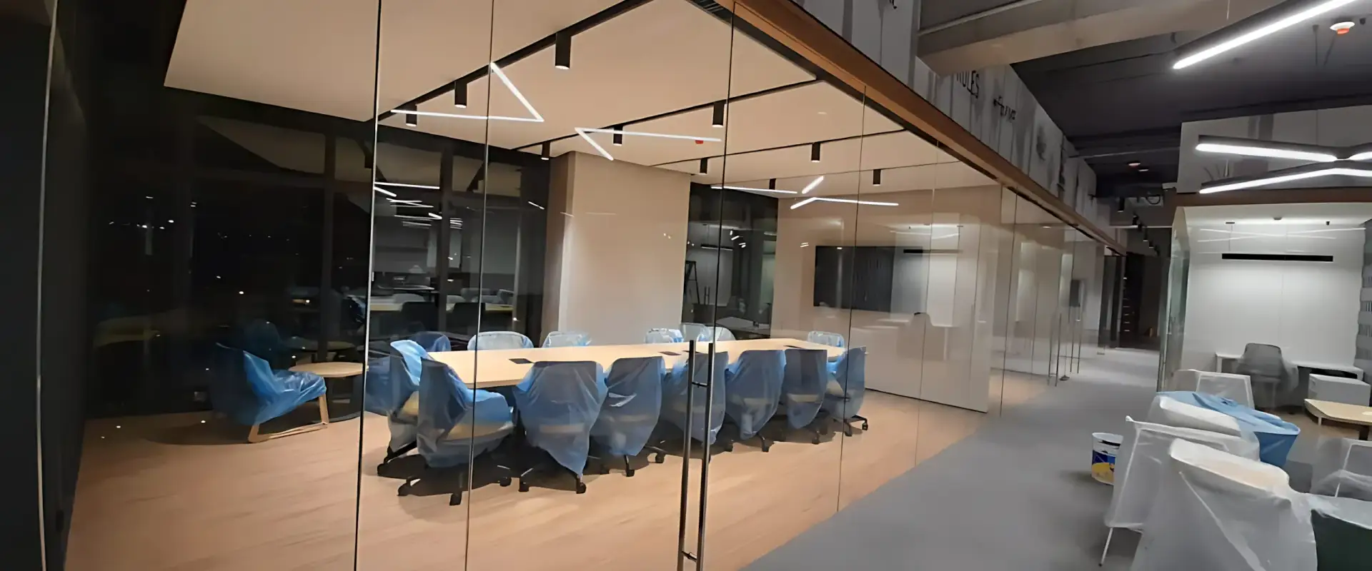Forever 21 — styleSMART office partitions Forever 21 project — image 3