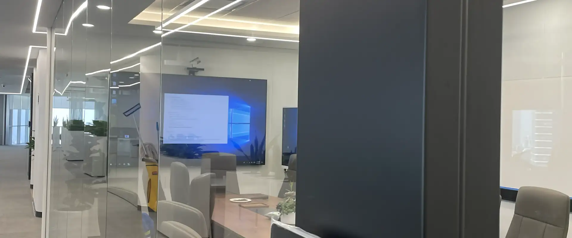 Huawei — styleSMART office partitions Huawei project — image 1