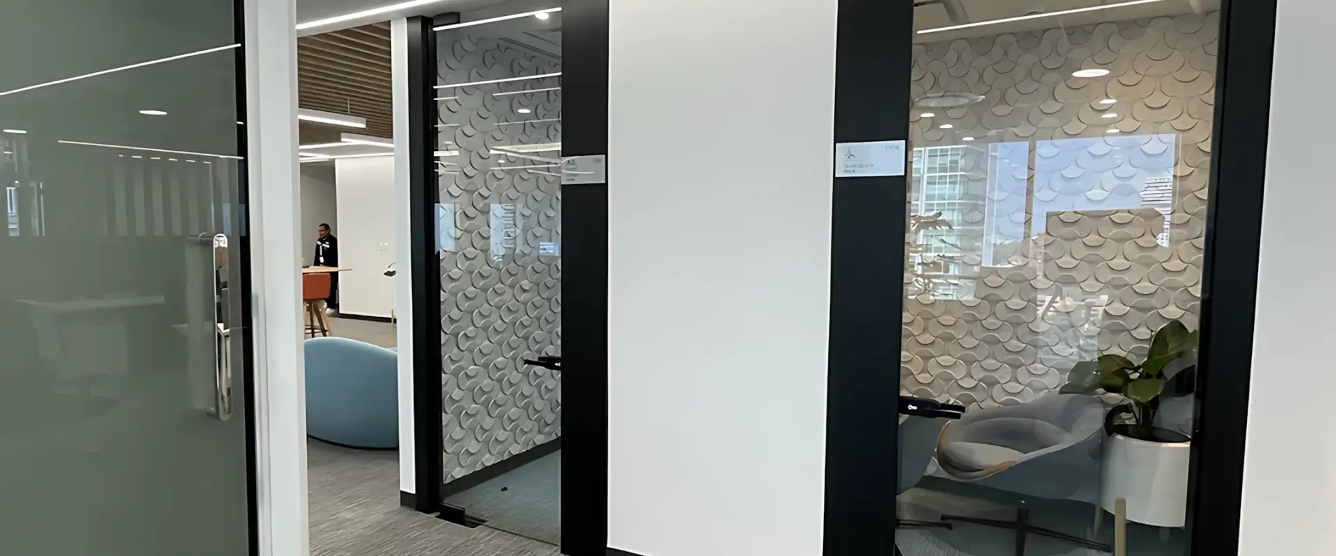 Huawei — styleSMART office partitions Huawei project — image 2
